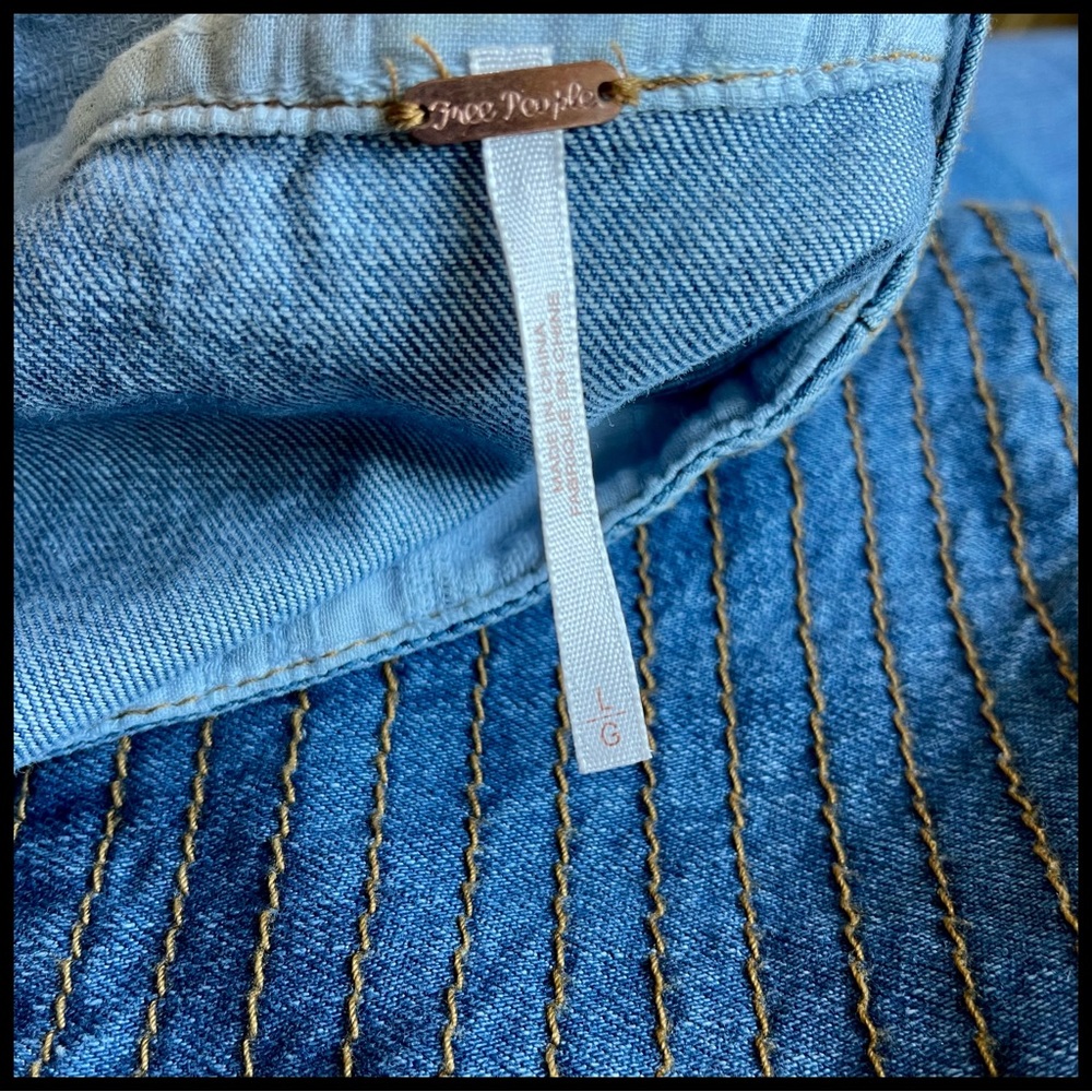 Free People Dreaming of Denim Tunic. Size L. - Picture 4 of 8